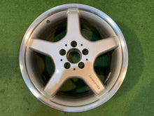 Laden Sie das Bild in den Galerie-Viewer, 1x Alufelge 18 Zoll 8.5" 5x112 30ET A2304011002 Mercedes-Benz Amg Rim Wheel FEL3820391183ro