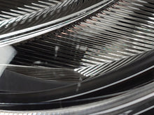 Laden Sie das Bild in den Galerie-Viewer, Frontscheinwerfer Ford Fiesta I VII N1BB-13E015-CE LED Rechts oder Links SCH6167304594nc