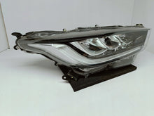 Laden Sie das Bild in den Galerie-Viewer, Frontscheinwerfer Toyota 4 Yaris Rechts Scheinwerfer Headlight SCH6252972576te