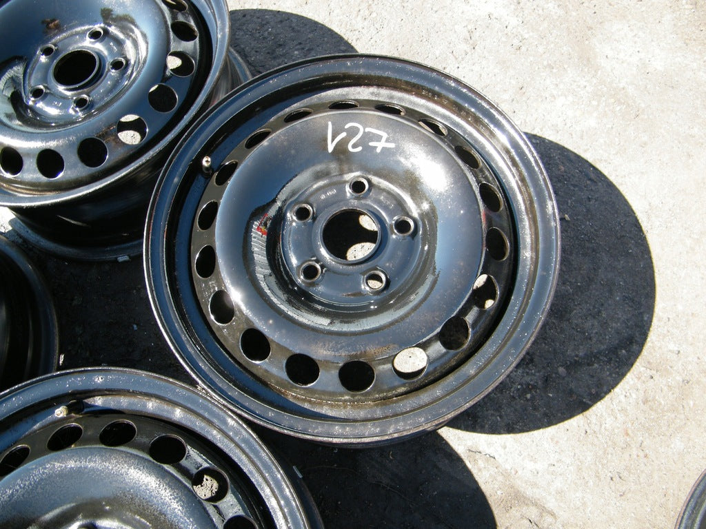 4x Alufelge 15 Zoll 6.0" 5x112 47ET Silber VW Caddy V Golf III Jetta VI Touran FEL6109057461ko