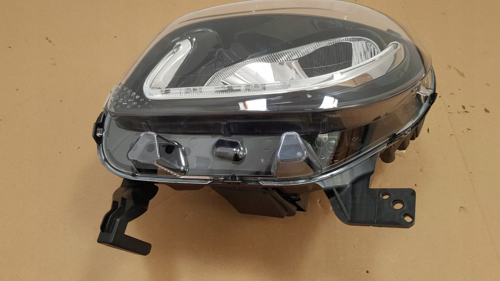Frontscheinwerfer Mercedes-Benz A4539066401 260607985R Links Headlight SCH9461281132wt