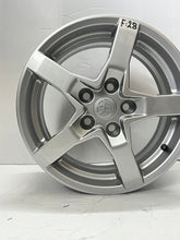 Laden Sie das Bild in den Galerie-Viewer, 1x Alufelge 16 Zoll 6.5&quot; 5x114.3 45ET Silber PZ474-E8670- Toyota Corolla Avensis