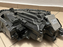 Laden Sie das Bild in den Galerie-Viewer, Frontscheinwerfer Skoda Octavia IV 5E4941015A LED Links Scheinwerfer Headlight SCH9488597876sx