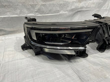 Laden Sie das Bild in den Galerie-Viewer, Frontscheinwerfer Opel Mokka Ein Stück (Rechts oder Links) Headlight
