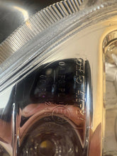 Laden Sie das Bild in den Galerie-Viewer, Frontscheinwerfer Toyota Prius Links Scheinwerfer Headlight SCH3744771515qn