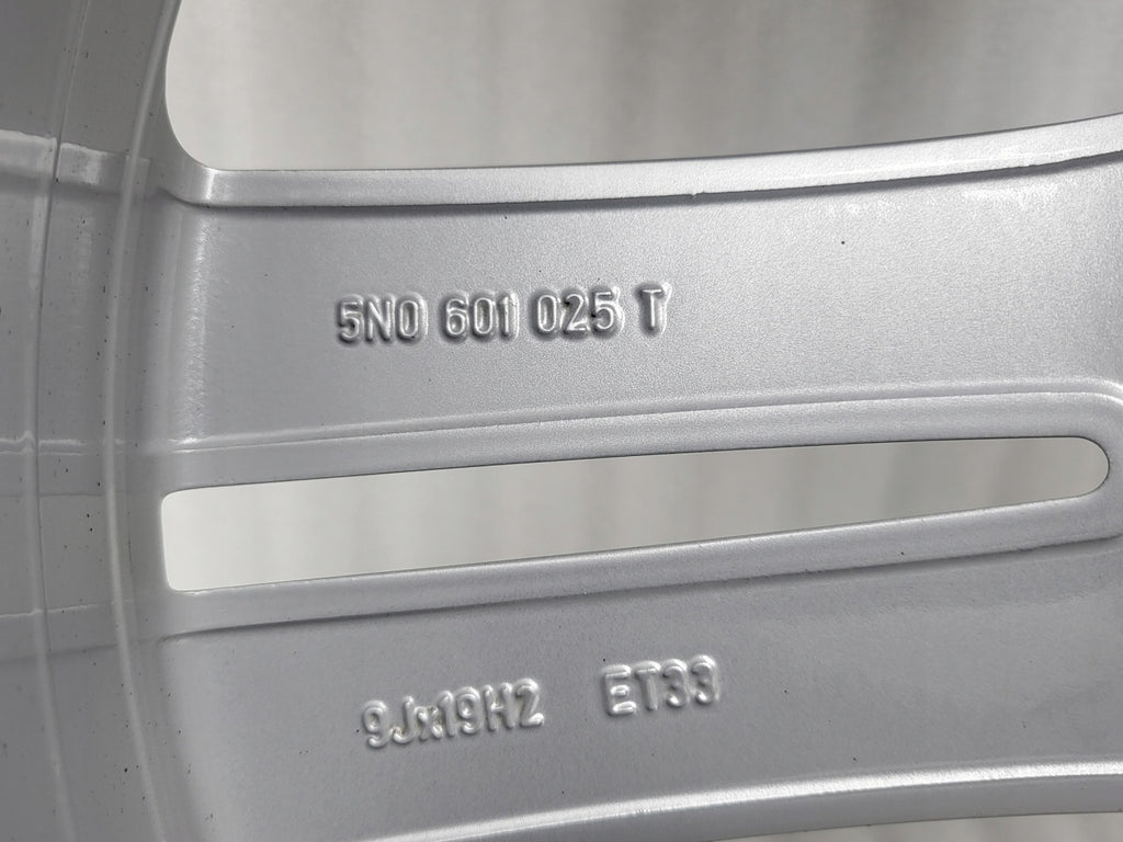 1x Alufelge 19 Zoll 9.0" 5x112 33ET Glanz Silber 5N0601025T VW Tiguan Rim Wheel FEL2511782383ed
