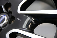 Laden Sie das Bild in den Galerie-Viewer, 1x Alufelge 18 Zoll 8.0" 5x108 55ET 31280102 31280100 Volvo Rim Wheel