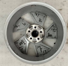 Laden Sie das Bild in den Galerie-Viewer, 1x Alufelge 16 Zoll 5x112 2G7601025 VW Taigo Rim Wheel FEL6436374943hz