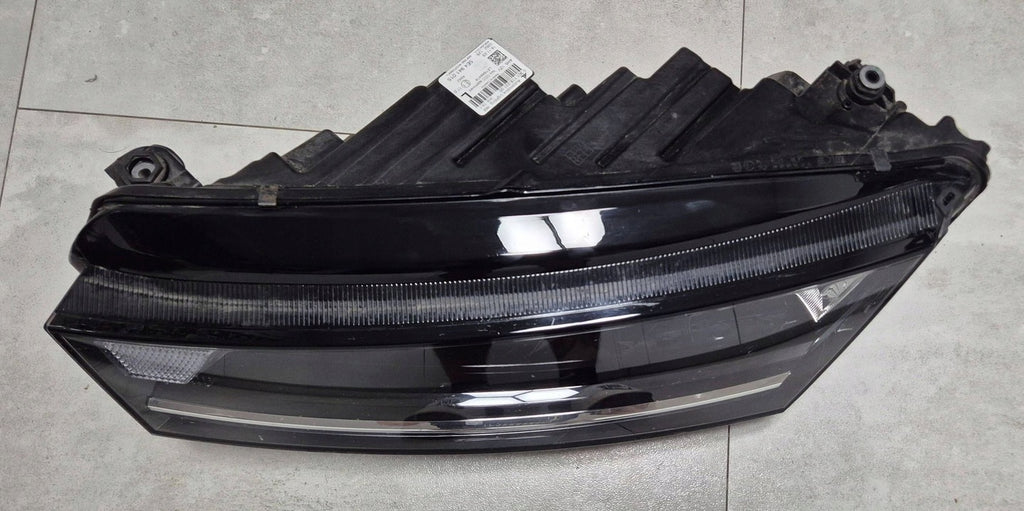 Frontscheinwerfer Skoda Octavia IV LE18A6418 5E4941015030111823100 Rechts SCH6077942778np