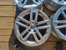 Laden Sie das Bild in den Galerie-Viewer, 4x Alufelge 16 Zoll 7.0" 5x112 41ET 6888838 VW Golf Rim Wheel FEL2132376969mv
