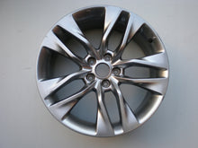 Load image into Gallery viewer, 1x Alufelge 19 Zoll 8.0&quot; 5x114.3 34ET Glanz Silber 52910-S1330 Hyundai Rim Wheel