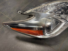 Laden Sie das Bild in den Galerie-Viewer, Frontscheinwerfer Toyota Prius ZFG205 Rechts Scheinwerfer Headlight SCH8947162586py