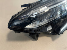 Laden Sie das Bild in den Galerie-Viewer, Frontscheinwerfer Renault Clio V 260604183R LED Links Scheinwerfer Headlight