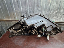 Load image into Gallery viewer, Frontscheinwerfer Toyota Yaris LED Ein Satz Scheinwerfer Headlight