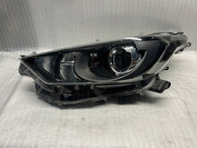 Laden Sie das Bild in den Galerie-Viewer, Frontscheinwerfer Toyota Yaris 81130-K0060 Ein Stück (Rechts oder Links)