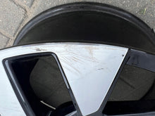 Laden Sie das Bild in den Galerie-Viewer, 1x Alufelge 17 Zoll 6.5" 4x108 32ET Glanz 9835097480 Opel Mokka Ii Rim Wheel FEL3499957966ol