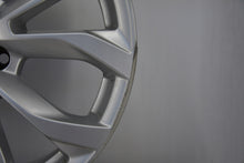 Load image into Gallery viewer, 1x Alufelge 18 Zoll 8.0&quot; 5x112 39ET Glanz Silber 4G0601025 Audi Rim Wheel