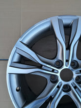 Laden Sie das Bild in den Galerie-Viewer, 1x Alufelge 18 Zoll 8.0&quot; 5x112 57ET Glanz Silber 6855093 BMW 2 F45 F46 Rim Wheel