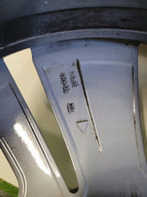 Laden Sie das Bild in den Galerie-Viewer, 1x Alufelge 19 Zoll 7.0&quot; 5x108 9809685477 Peugeot Ii Rim Wheel
