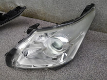 Laden Sie das Bild in den Galerie-Viewer, Frontscheinwerfer Toyota Avensis Links Scheinwerfer Headlight SCH8593682804rp