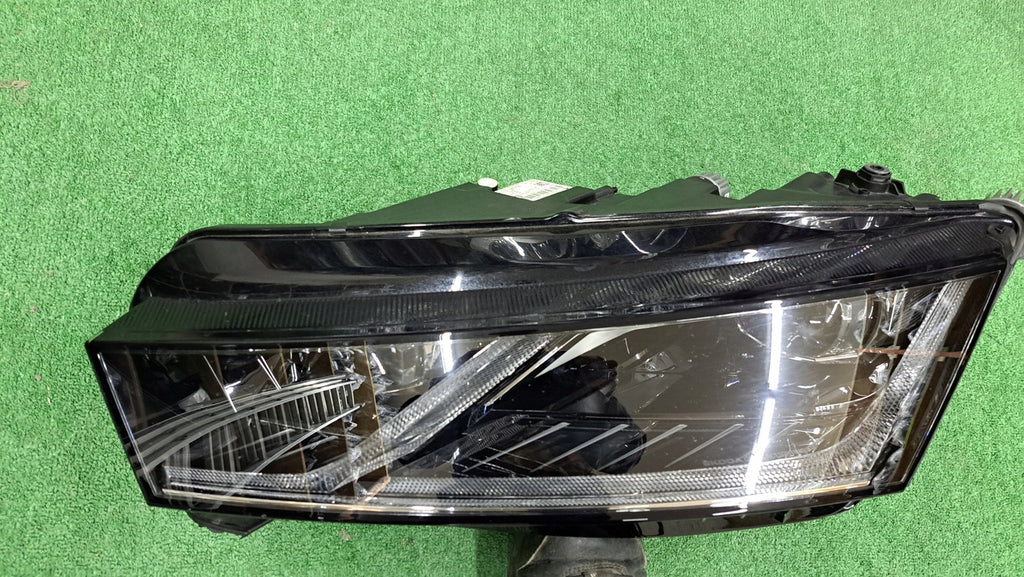 Frontscheinwerfer Skoda Octavia I 5E4941015A LED Ein Stück (Rechts oder Links) SCH9277331104lo