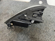 Laden Sie das Bild in den Galerie-Viewer, Frontscheinwerfer Seat Leon 5FB941008F Rechts Scheinwerfer Headlight SCH2236116358zz