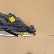 Load image into Gallery viewer, Frontscheinwerfer Skoda Octavia III 5E1941016D Rechts Scheinwerfer Headlight SCH4412031233wv