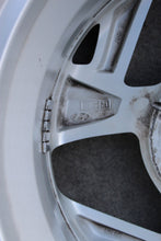 Load image into Gallery viewer, 1x Alufelge 15 Zoll 6.0" 4x100 48ET Glanz Silber 52910-K7100 Hyundai I10 I20 FEL7592334725ir