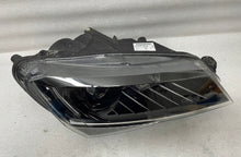 Laden Sie das Bild in den Galerie-Viewer, Frontscheinwerfer Skoda Superb III 3V1941016B Xenon Rechts Headlight