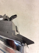 Laden Sie das Bild in den Galerie-Viewer, Frontscheinwerfer Renault Twingo III 260105001R LED Rechts Headlight SCH2007888634yk