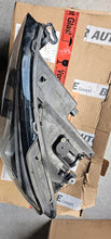 Laden Sie das Bild in den Galerie-Viewer, Frontscheinwerfer Seat Tarraco 5FJ941007J Links Scheinwerfer Headlight SCH2578239229hu