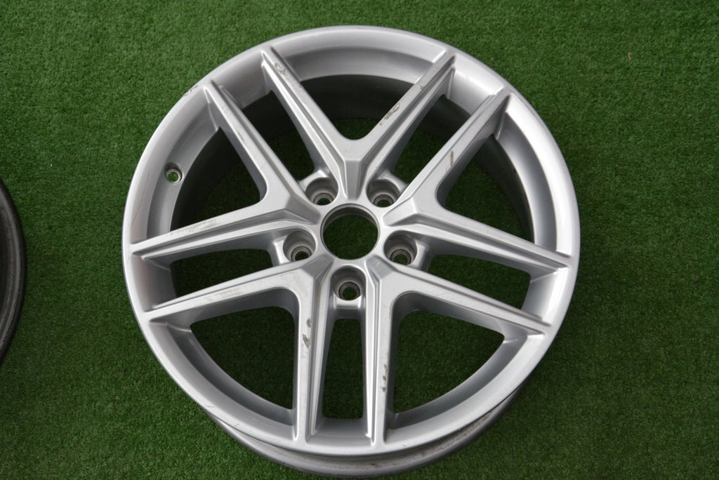 1x Alufelge 17 Zoll 6.5" 5x112 28ET Glanz Silber 8W9601025 Audi Rim Wheel