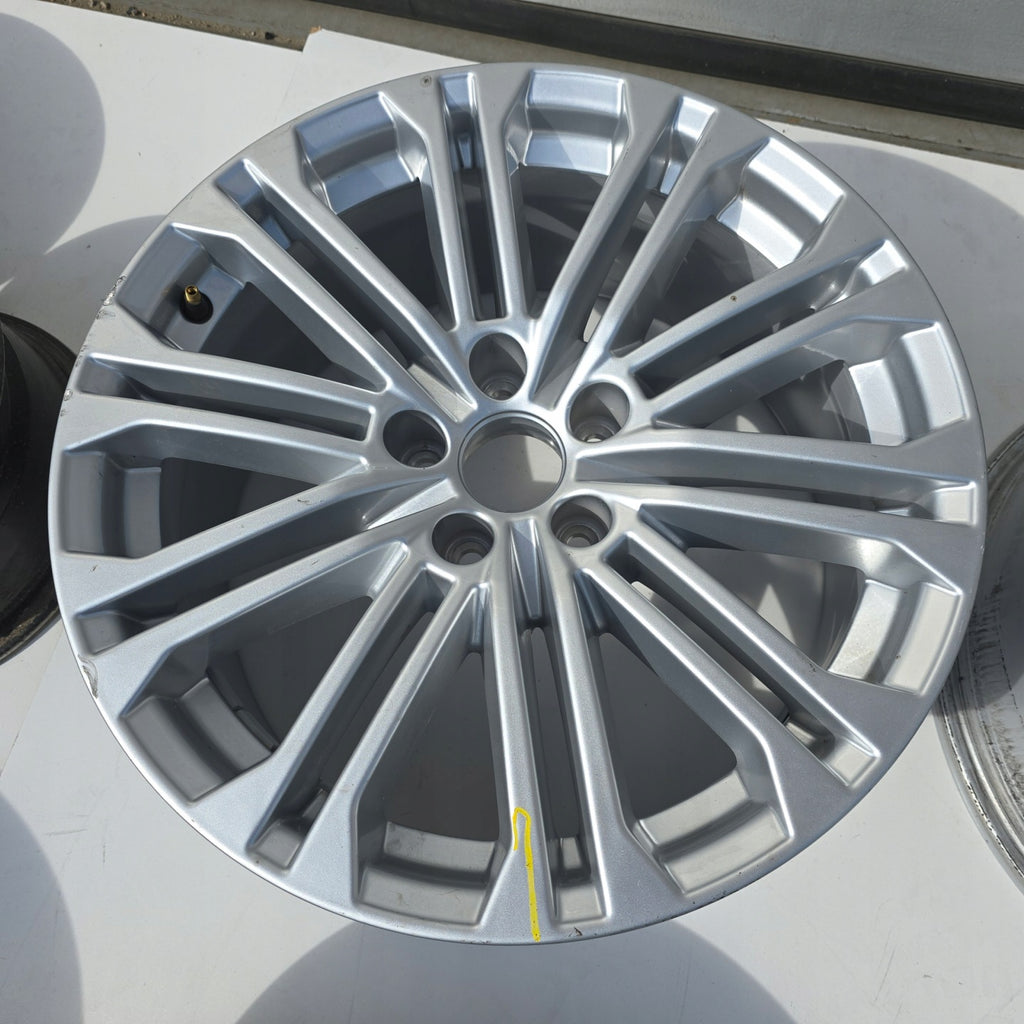 1x Alufelge 18 Zoll 8.0" 5x112 31ET Glanz Silber 8W0601025EE Audi A4 B9 FEL6145384996bc