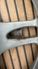 Laden Sie das Bild in den Galerie-Viewer, 1x Alufelge 18 Zoll 9.0" 5x130 43ET 98736213800 Porsche Boxster Cayman Rim Wheel FEL2013593270vr