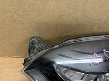 Laden Sie das Bild in den Galerie-Viewer, Frontscheinwerfer Renault Twingo II 260602496R Links Scheinwerfer Headlight SCH6764747415vc