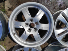 Load image into Gallery viewer, 1x Alufelge 17 Zoll 7.5&quot; 5x112 28ET Glanz Silber 8T0601025 Audi A5 Q5 Rim Wheel