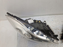 Laden Sie das Bild in den Galerie-Viewer, Frontscheinwerfer Volvo C30 31299818 31299819 LE08A6184 Xenon Ein Satz Headlight SCH6245034130rg