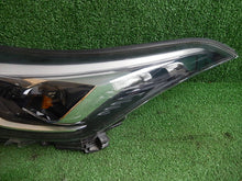 Laden Sie das Bild in den Galerie-Viewer, Frontscheinwerfer Toyota Chr C-Hr Links Scheinwerfer Headlight SCH8317031021zz