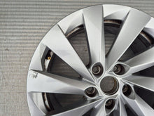 Laden Sie das Bild in den Galerie-Viewer, 1x Alufelge 17 Zoll 7.0" 5x112 46ET Silber 5E3601025 Skoda Octavia Iii Rim Wheel FEL8296319979hl