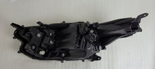 Laden Sie das Bild in den Galerie-Viewer, Frontscheinwerfer Toyota Yaris Rechts Scheinwerfer Headlight SCH3232454882pm