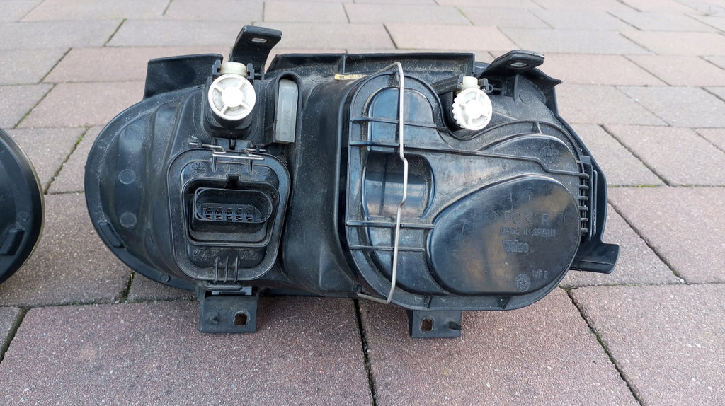 Frontscheinwerfer VW Golf IV 1J2941015D 1J2941018D Ein Satz Headlight SCH6393830696rh