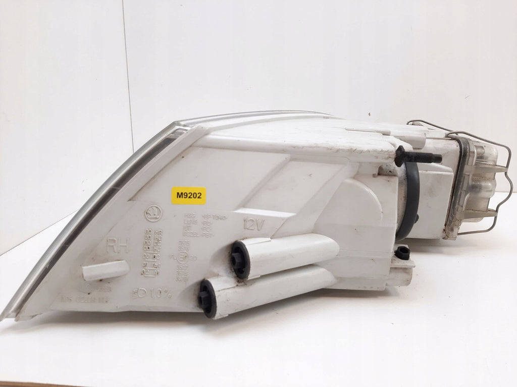 Frontscheinwerfer Skoda Octavia I 4SHX13K046AA Rechts Scheinwerfer Headlight SCH2054910414yd