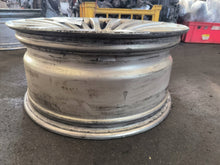 Load image into Gallery viewer, 1x Alufelge 19 Zoll 9.5" 5x120 39ET Glanz Silber 6775404 BMW 7 F01 F02 Rim Wheel FEL1447447516ku