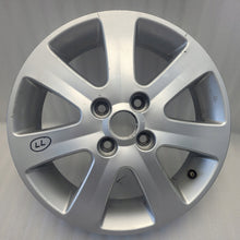 Laden Sie das Bild in den Galerie-Viewer, 1x Alufelge 15 Zoll 4.0&quot; 4x100 35ET 4250B785 Mitsubishi Space Star Rim Wheel