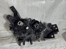 Laden Sie das Bild in den Galerie-Viewer, Frontscheinwerfer Mazda Cx3 D10E-51040 Links Scheinwerfer Headlight