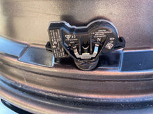 Laden Sie das Bild in den Galerie-Viewer, 1x Alufelge 17 Zoll 7.0&quot; 5x114.3 403009897R Renault Megane Rim Wheel