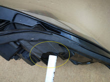 Laden Sie das Bild in den Galerie-Viewer, Frontscheinwerfer Opel Corsa A E X15 39108226 1EF011830-05 LED Links Headlight SCH7082807499un