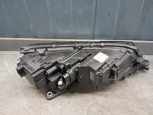 Laden Sie das Bild in den Galerie-Viewer, Frontscheinwerfer Skoda Octavia III 5E1941015F LED Links Scheinwerfer Headlight SCH1978958264kl