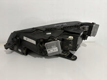 Laden Sie das Bild in den Galerie-Viewer, Frontscheinwerfer Skoda Superb III 3V1941016D Rechts Scheinwerfer Headlight SCH2081885041im