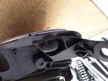 Laden Sie das Bild in den Galerie-Viewer, Frontscheinwerfer Opel Vivaro C 9832837680 9832836480 Xenon Rechts oder Links